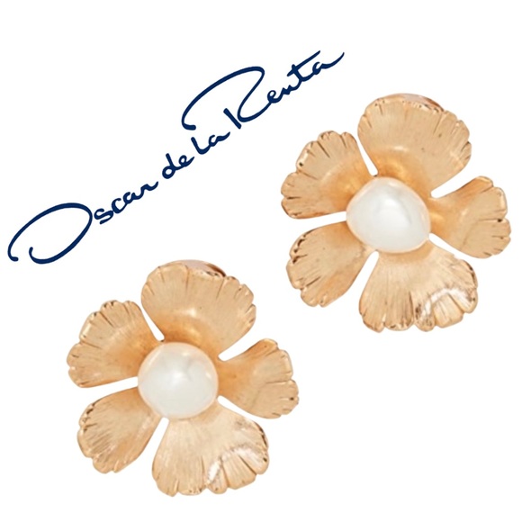 Oscar de la Renta Jewelry - Oscar de la Renta | Flower Pearl Clip on Earrings Gold *RARE, hard to find* NEW